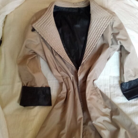 A-LINE ,TWO-IN-ONE, TAN & BLK REVERSIBLE TRENCH , Medium, Poly - Picture 2 of 4